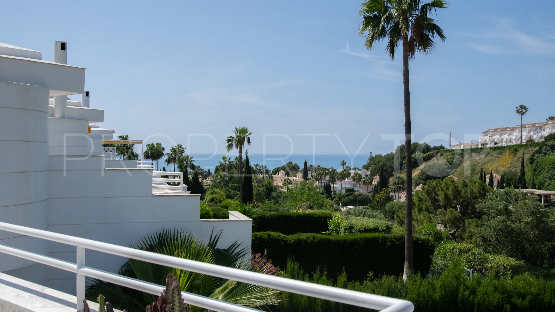 Sitio de Calahonda, pareado de 4 dormitorios en venta