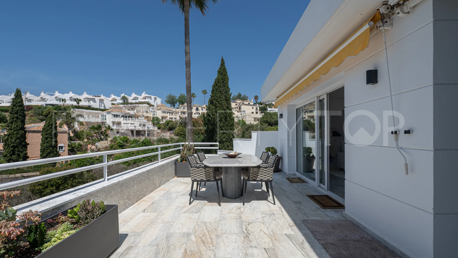 Sitio de Calahonda, pareado de 4 dormitorios en venta