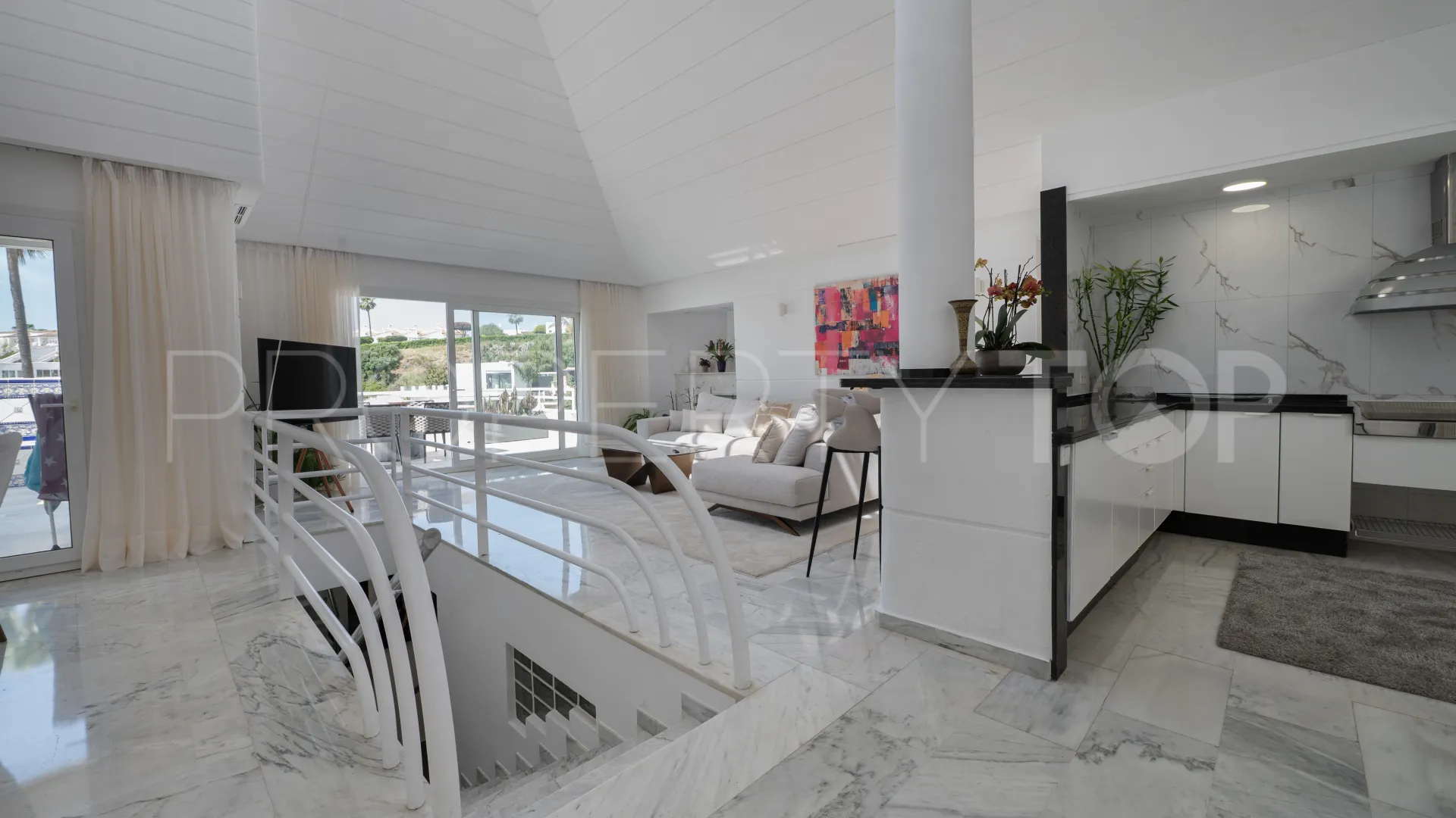 Sitio de Calahonda, pareado de 4 dormitorios en venta