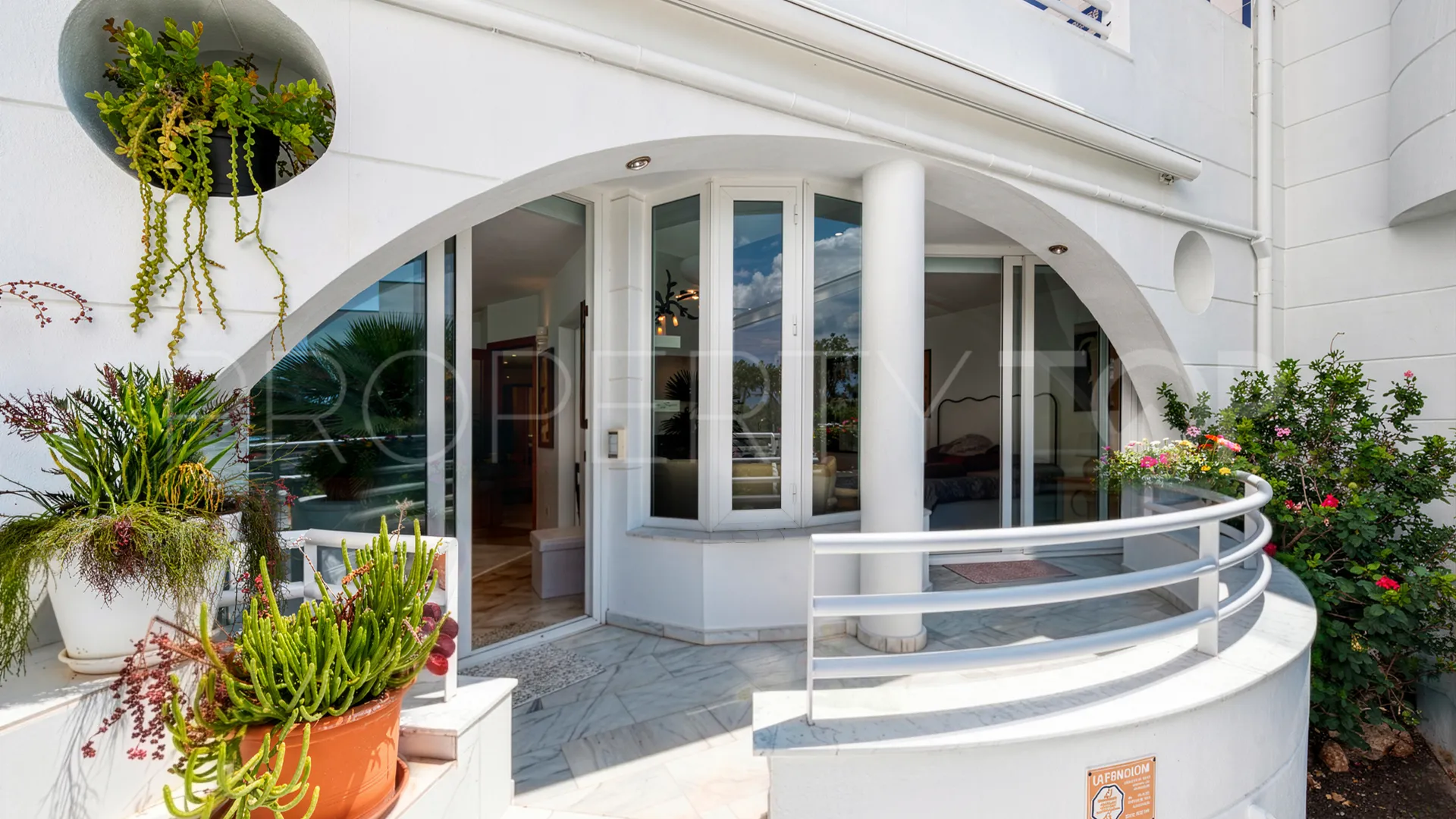 Sitio de Calahonda, pareado de 4 dormitorios en venta