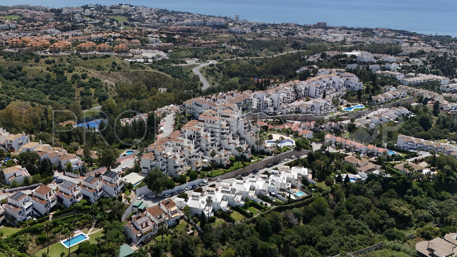 Sitio de Calahonda, pareado de 4 dormitorios en venta