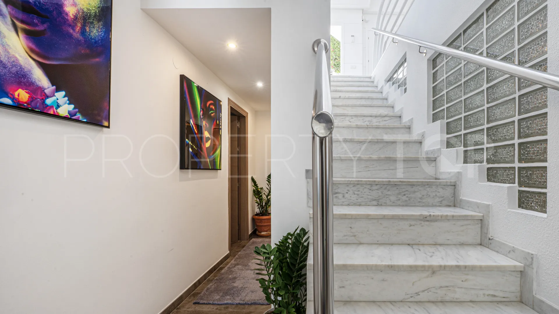 Sitio de Calahonda, pareado de 4 dormitorios en venta