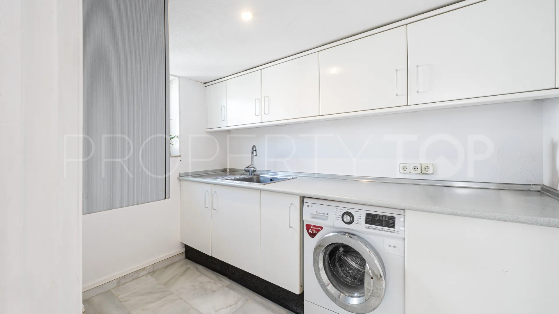 Sitio de Calahonda, pareado de 4 dormitorios en venta
