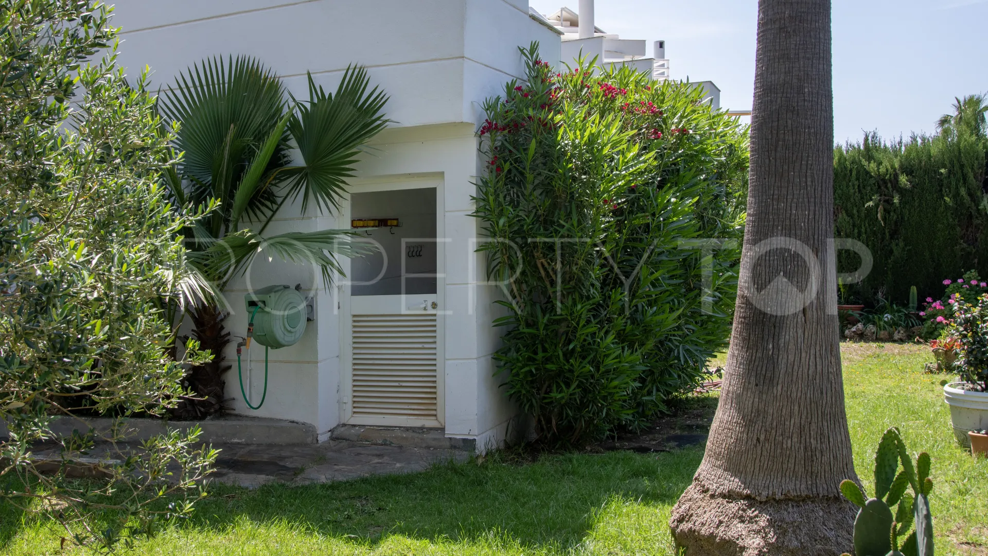Sitio de Calahonda, pareado de 4 dormitorios en venta