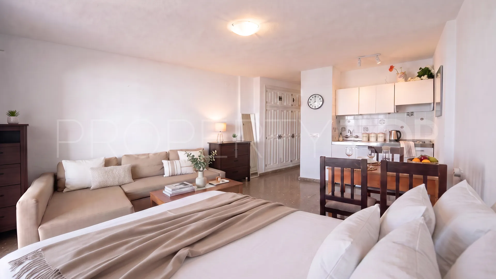 Apartamento a la venta de 1 dormitorio en Calahonda