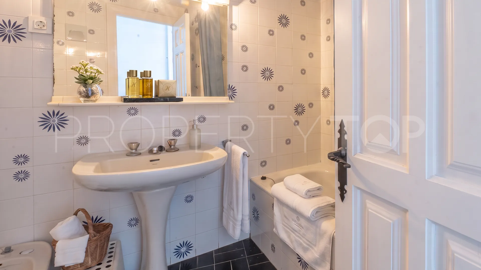 Apartamento a la venta de 1 dormitorio en Calahonda