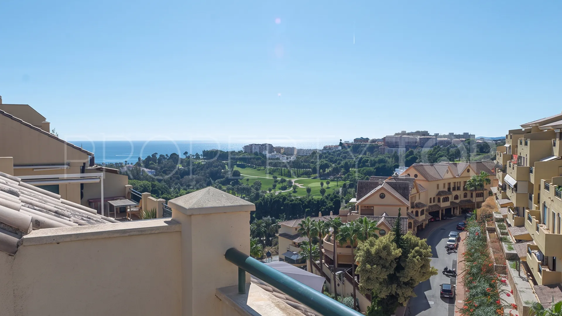 Atico duplex en venta de 3 dormitorios en Torrequebrada