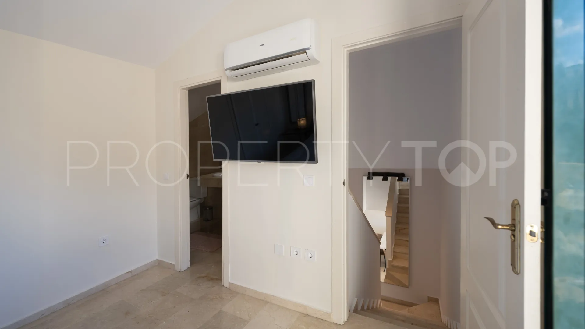 Atico duplex en venta de 3 dormitorios en Torrequebrada