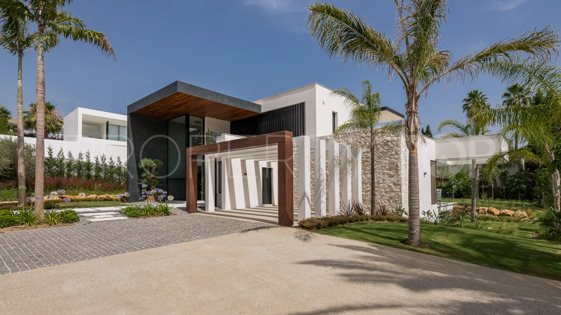 Nueva Andalucia villa for sale