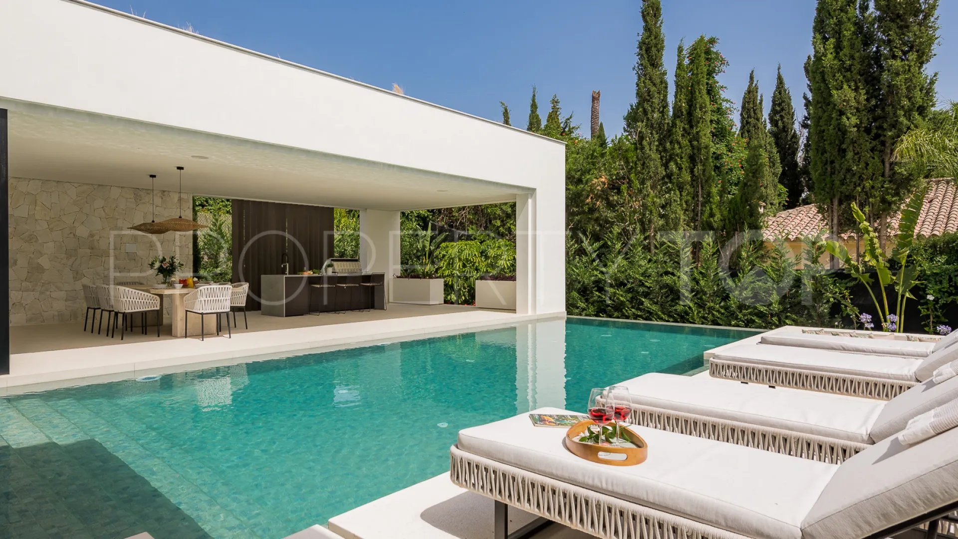 Nueva Andalucia villa for sale