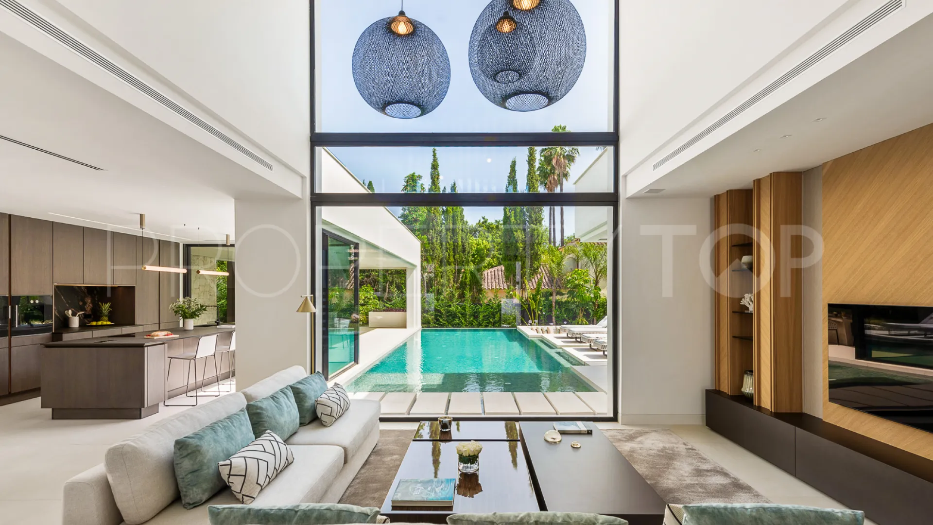Nueva Andalucia villa for sale