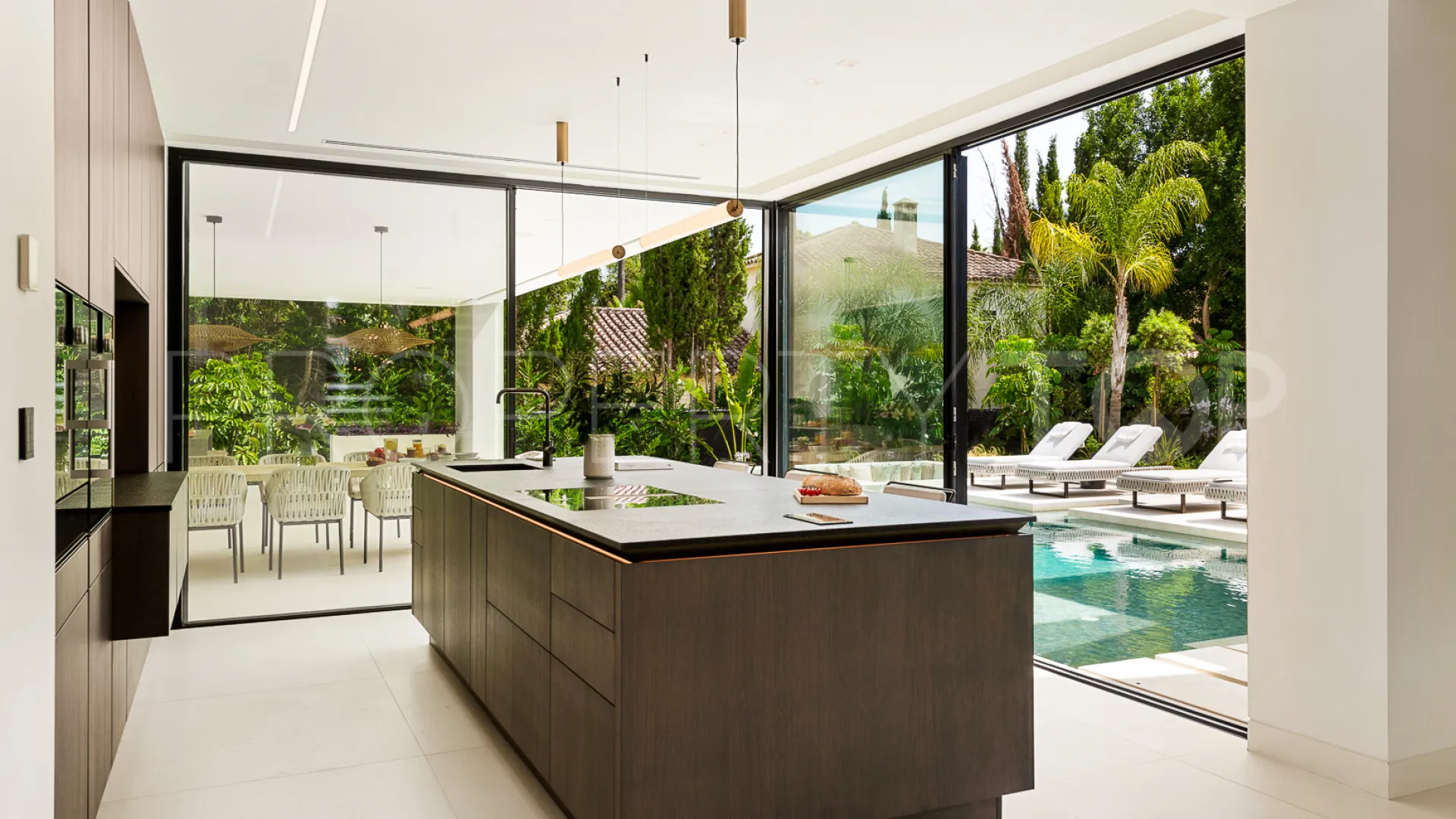 Nueva Andalucia villa for sale
