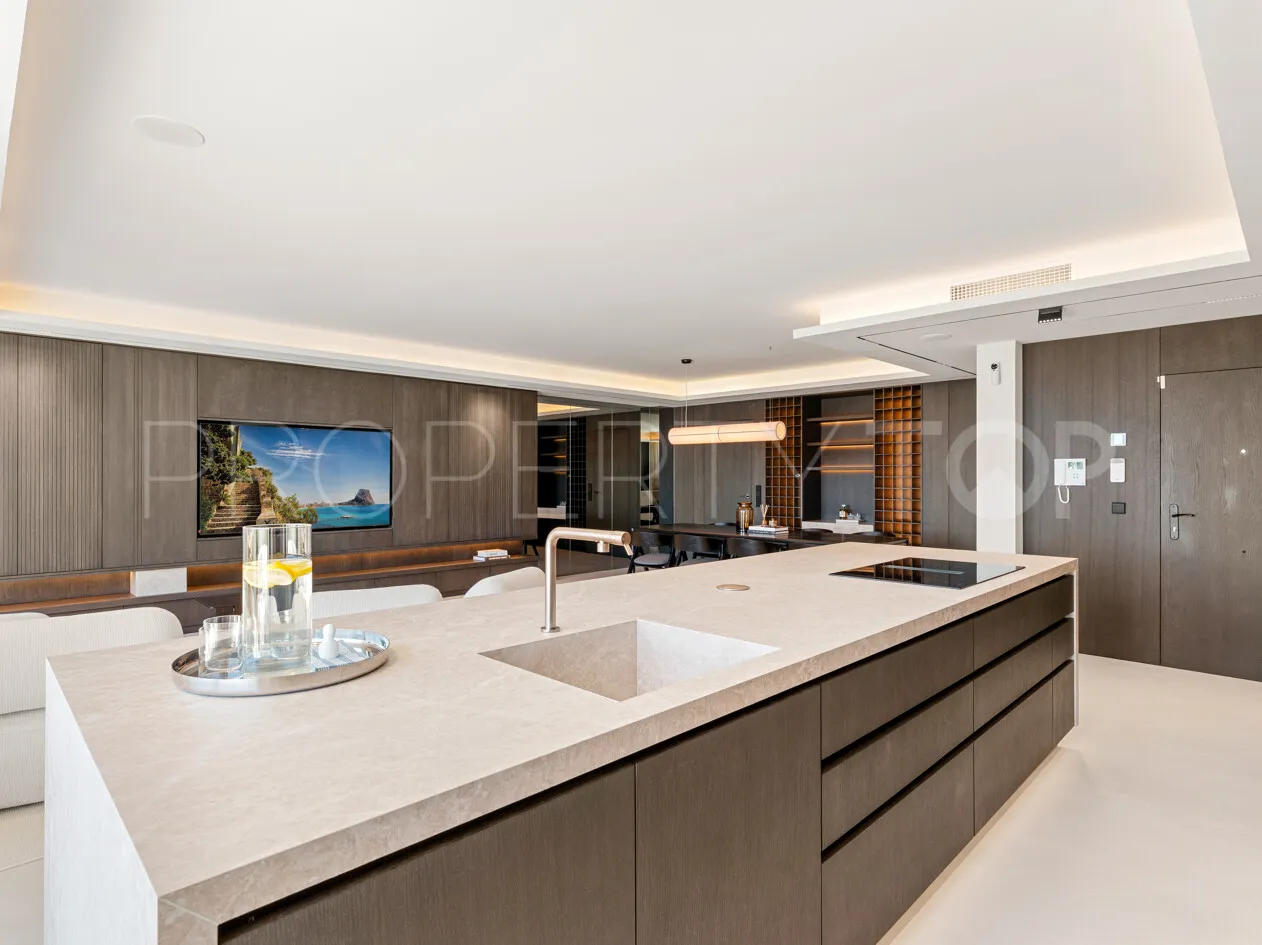 Se vende Ático en Condado de Sierra Blanca de 4 dormitorios