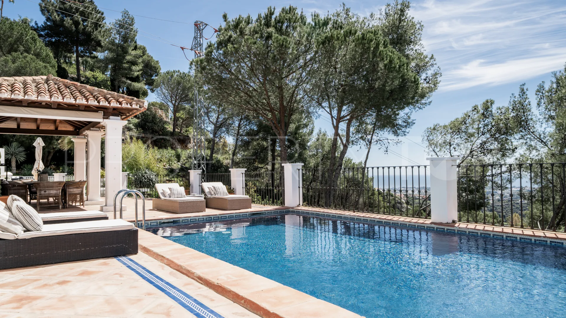 Villa for sale in El Madroñal