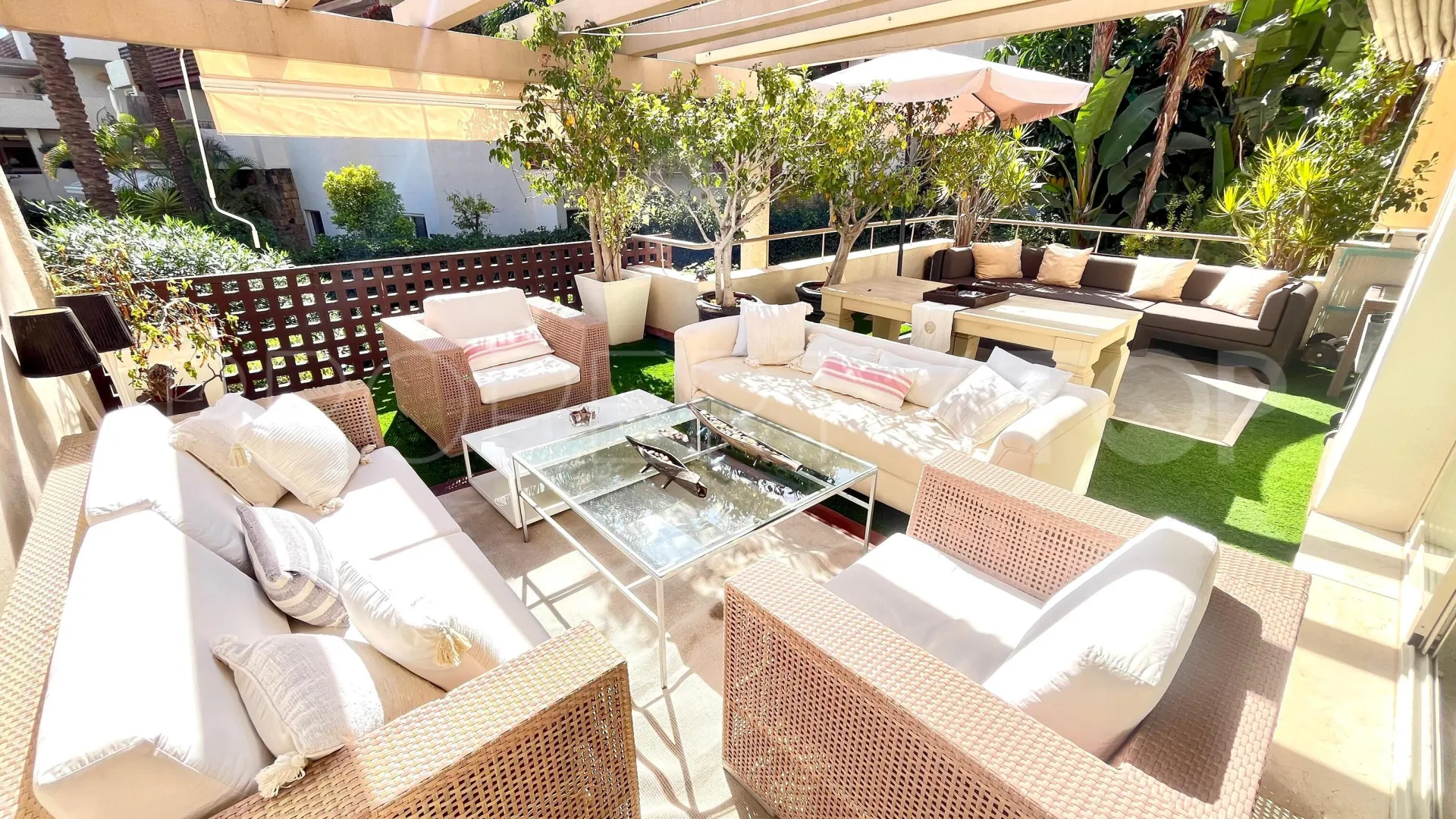 Apartment for sale in Rio Real Golf with 3 bedrooms