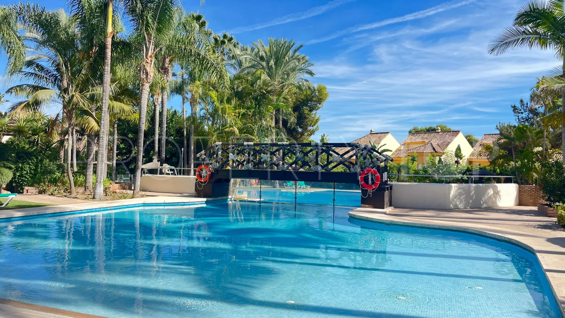 Apartment for sale in Rio Real Golf with 3 bedrooms