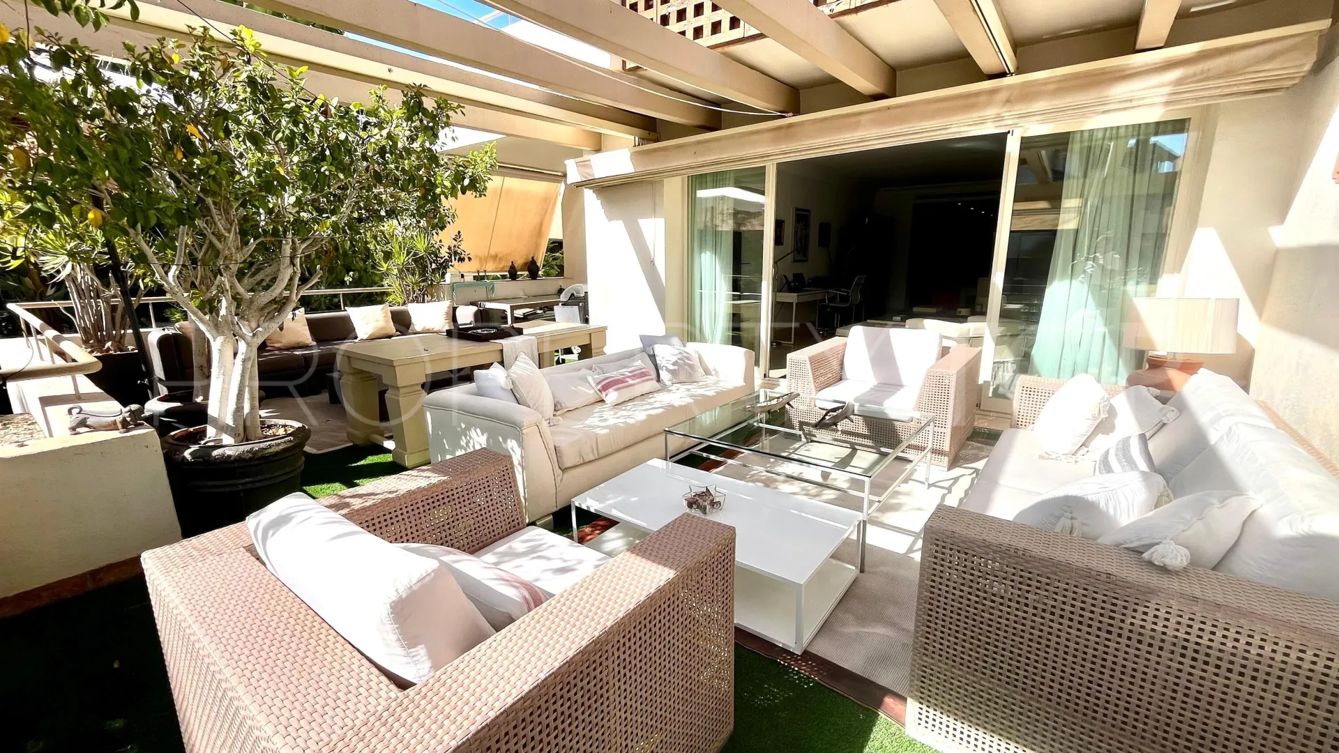 Apartment for sale in Rio Real Golf with 3 bedrooms