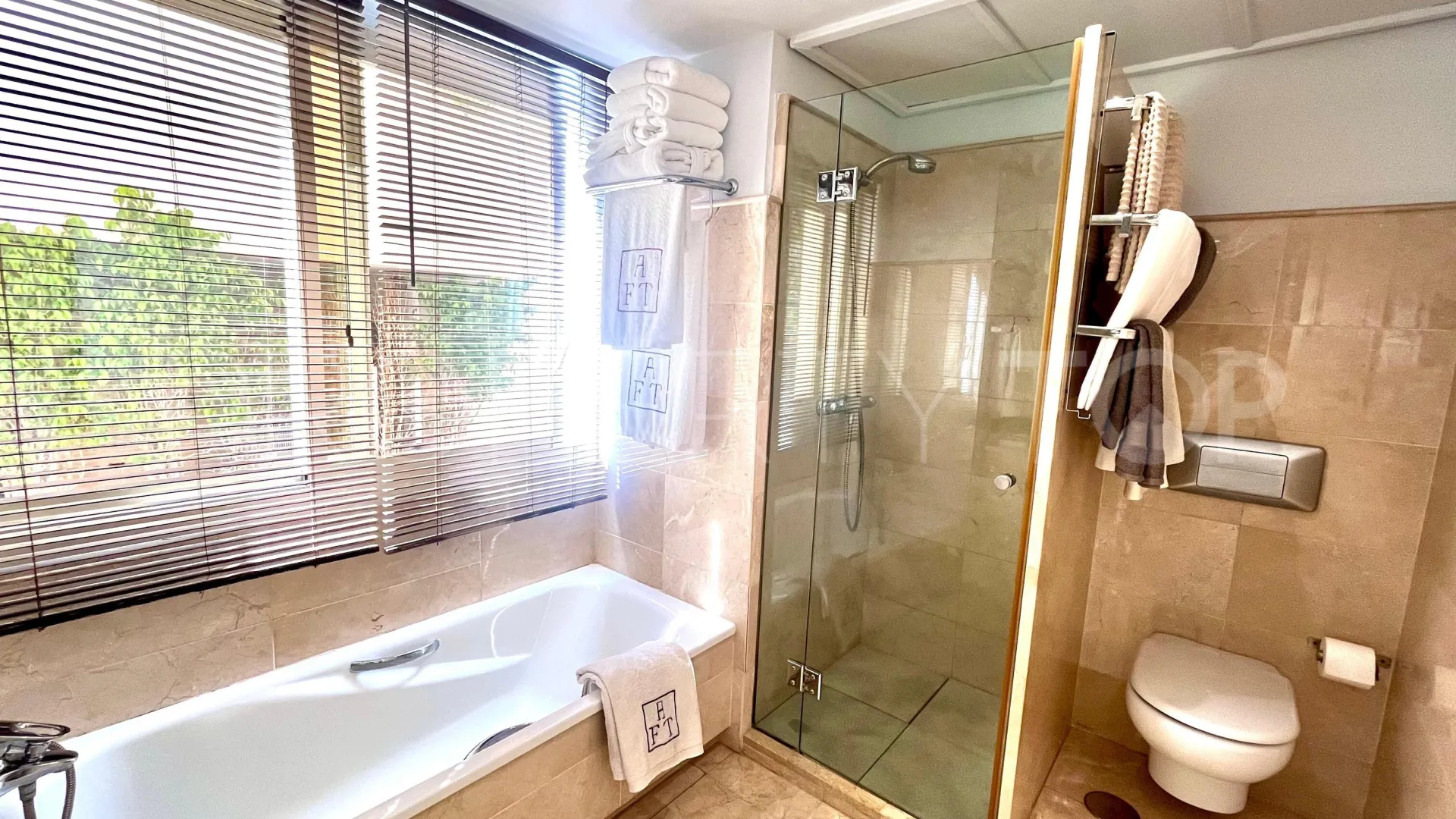 Apartment for sale in Rio Real Golf with 3 bedrooms