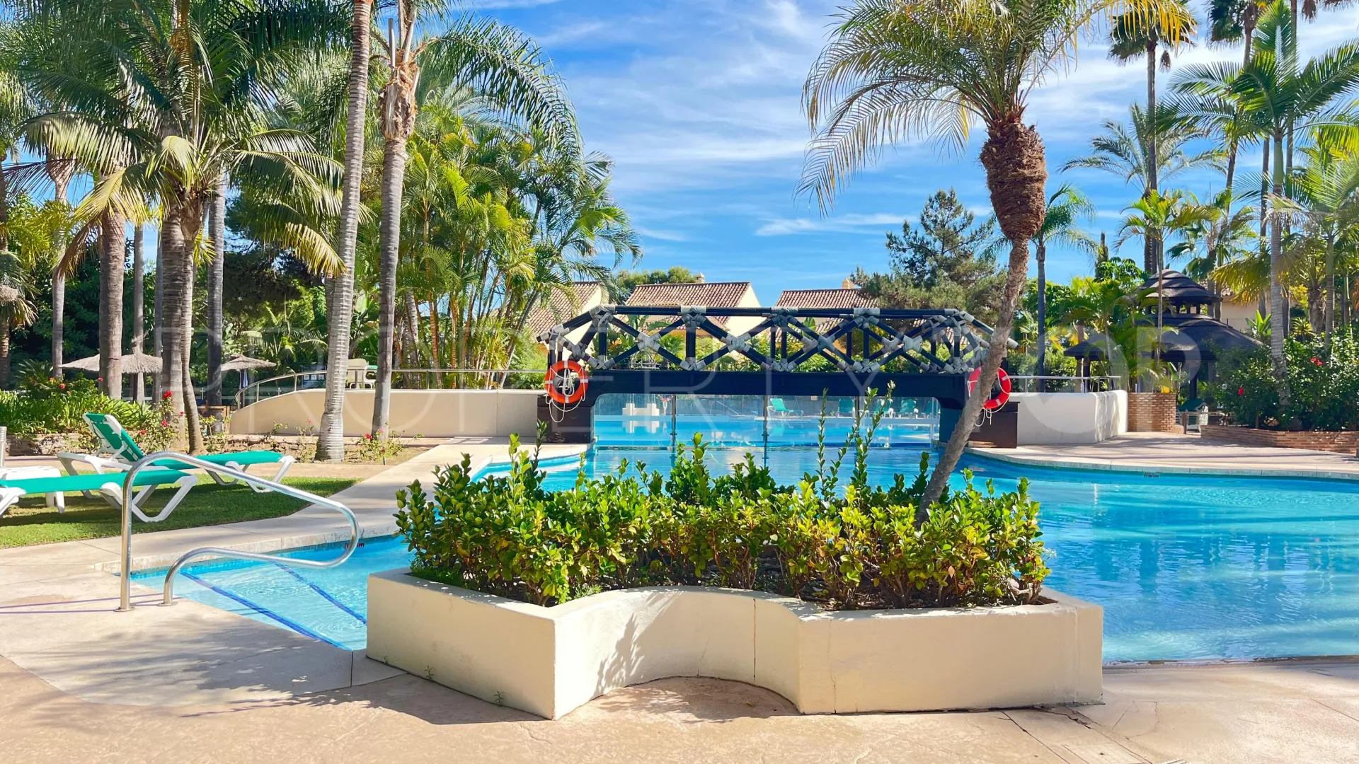 Apartment for sale in Rio Real Golf with 3 bedrooms
