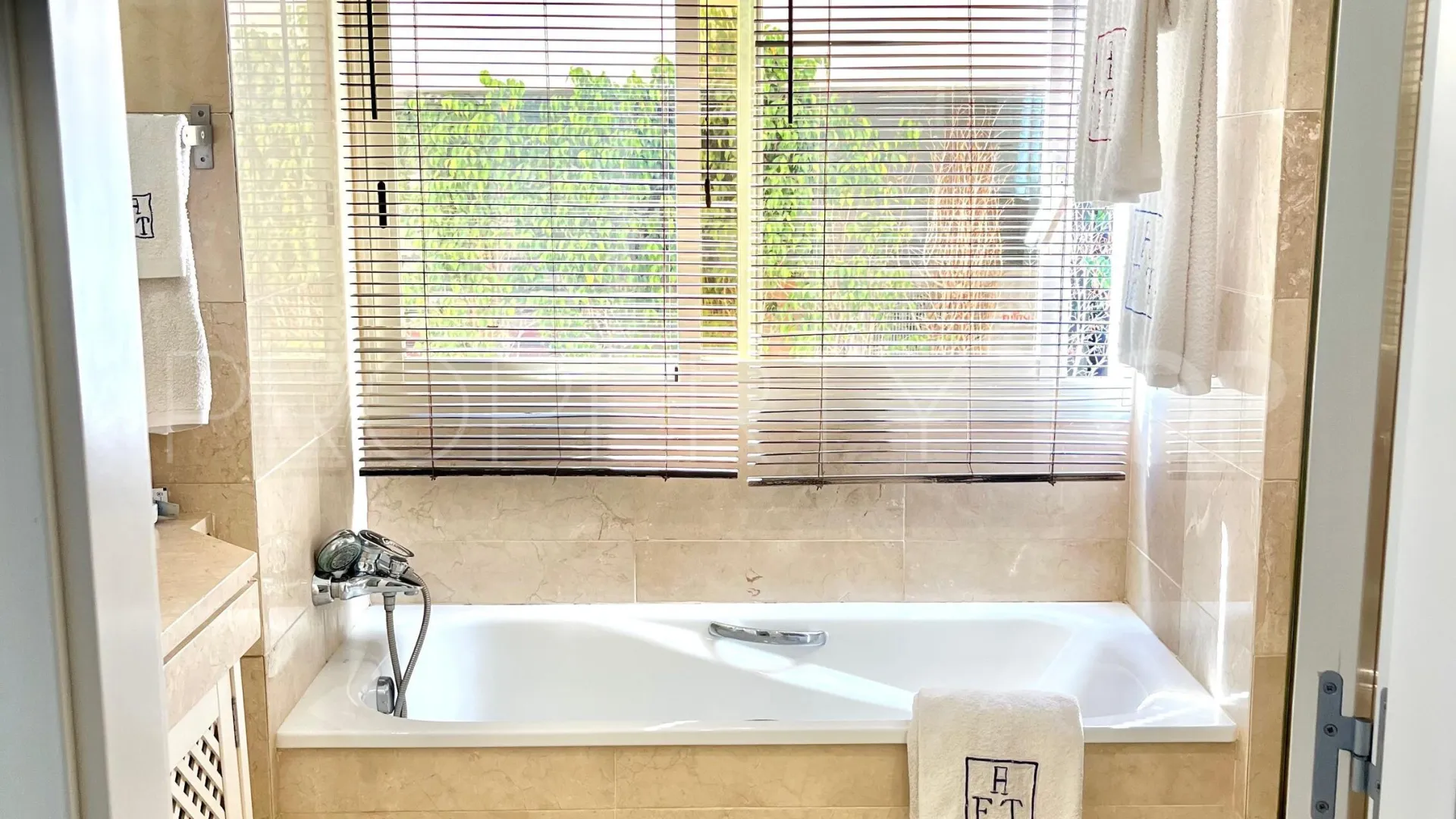 Apartment for sale in Rio Real Golf with 3 bedrooms