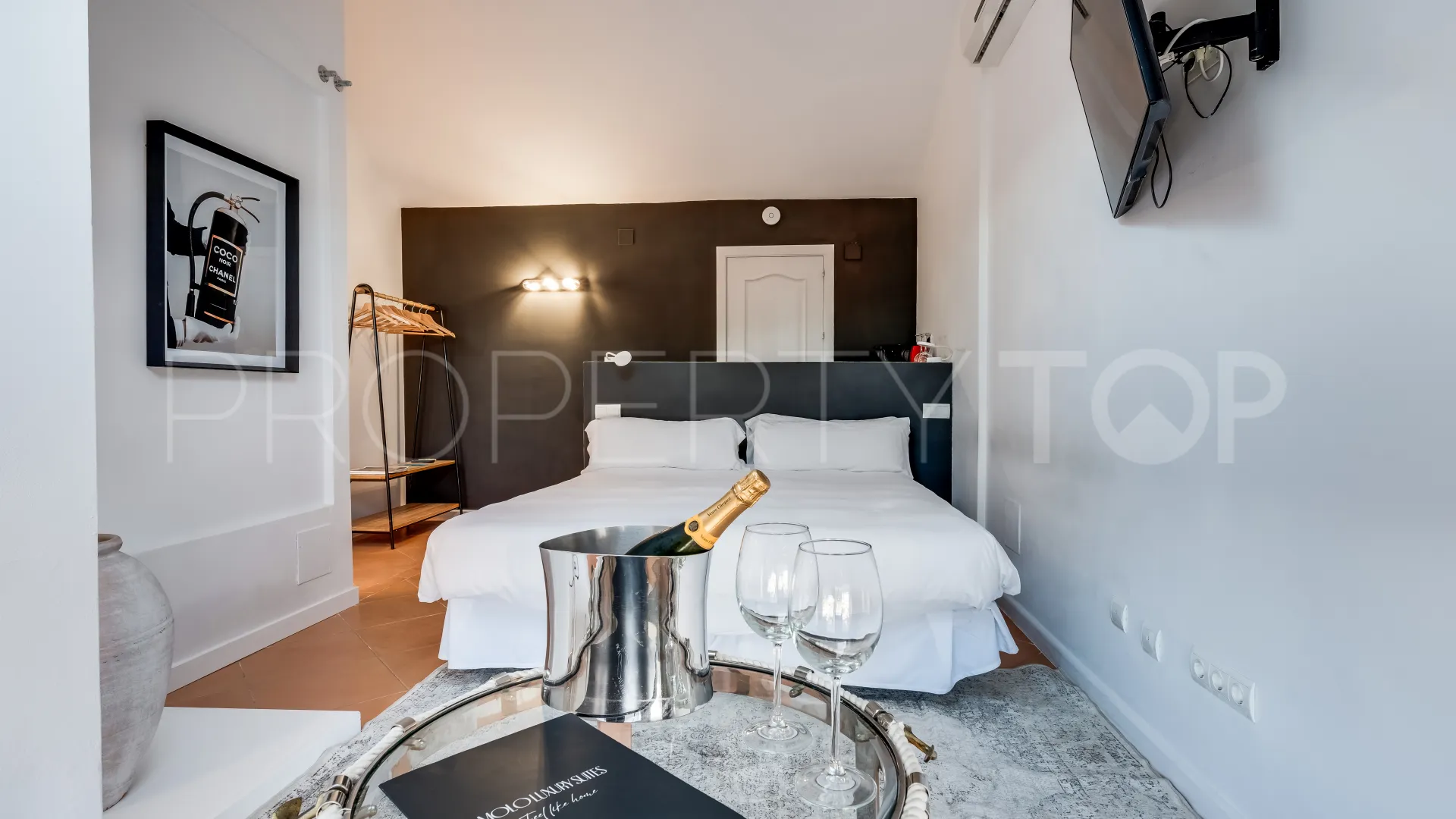 For sale penthouse with 3 bedrooms in Nueva Andalucia