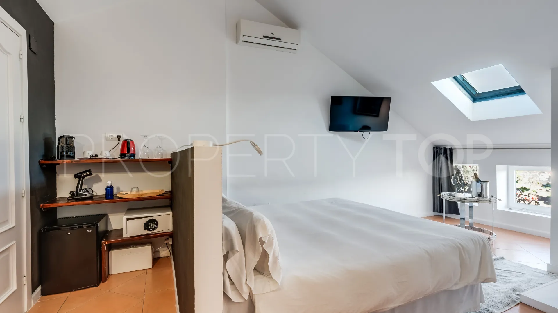 For sale penthouse with 3 bedrooms in Nueva Andalucia