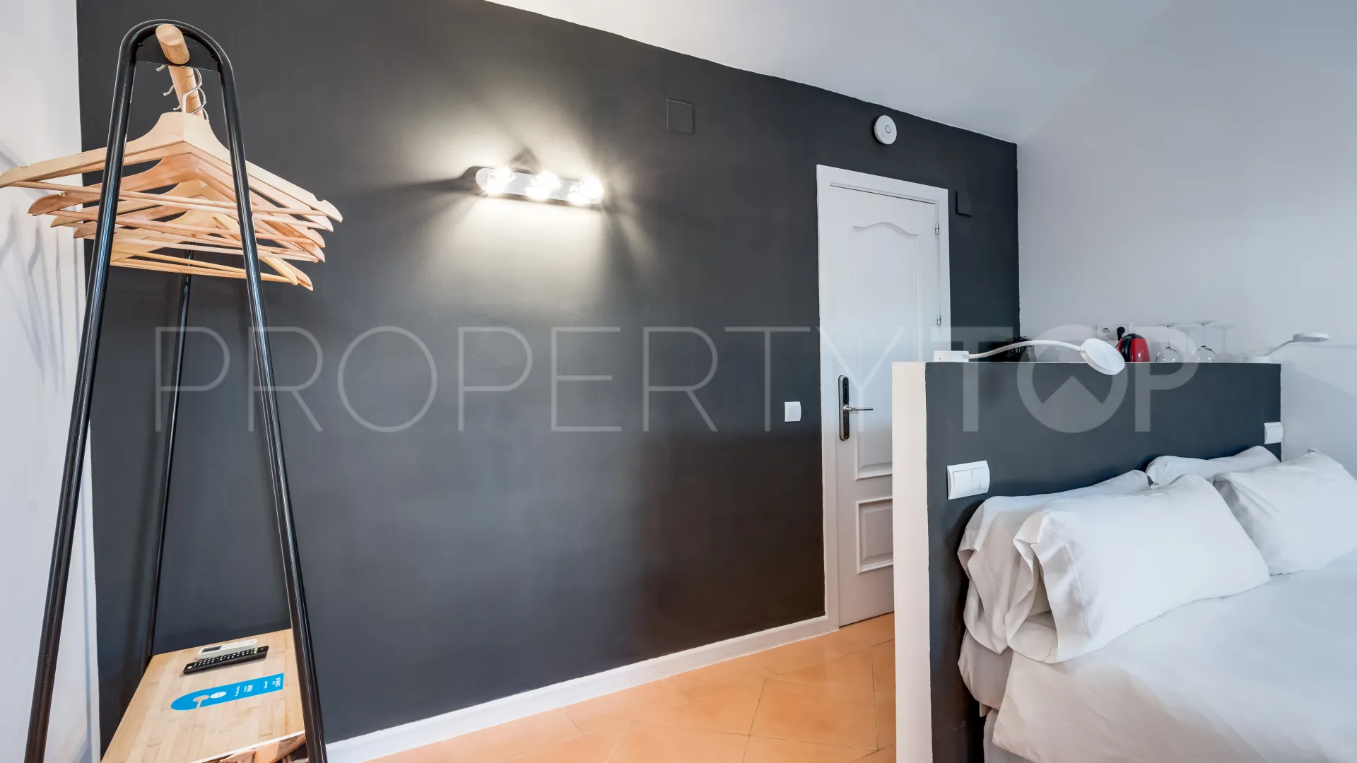 For sale penthouse with 3 bedrooms in Nueva Andalucia