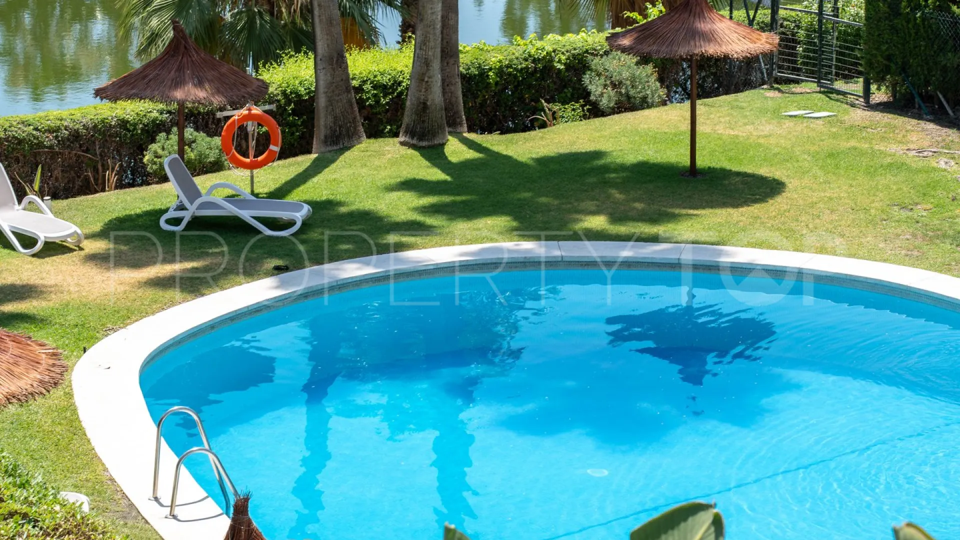 For sale apartment in Los Arcos (La Quinta)