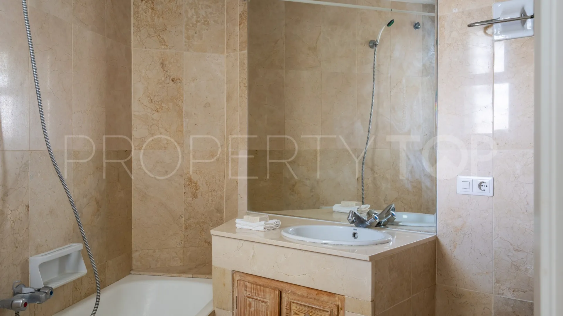 For sale Guadalmina Alta 2 bedrooms apartment