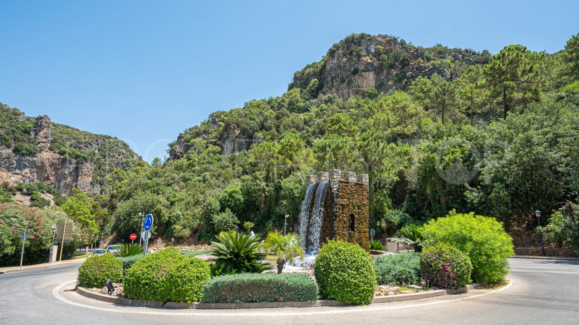 Benahavis, adosado de 5 dormitorios en venta