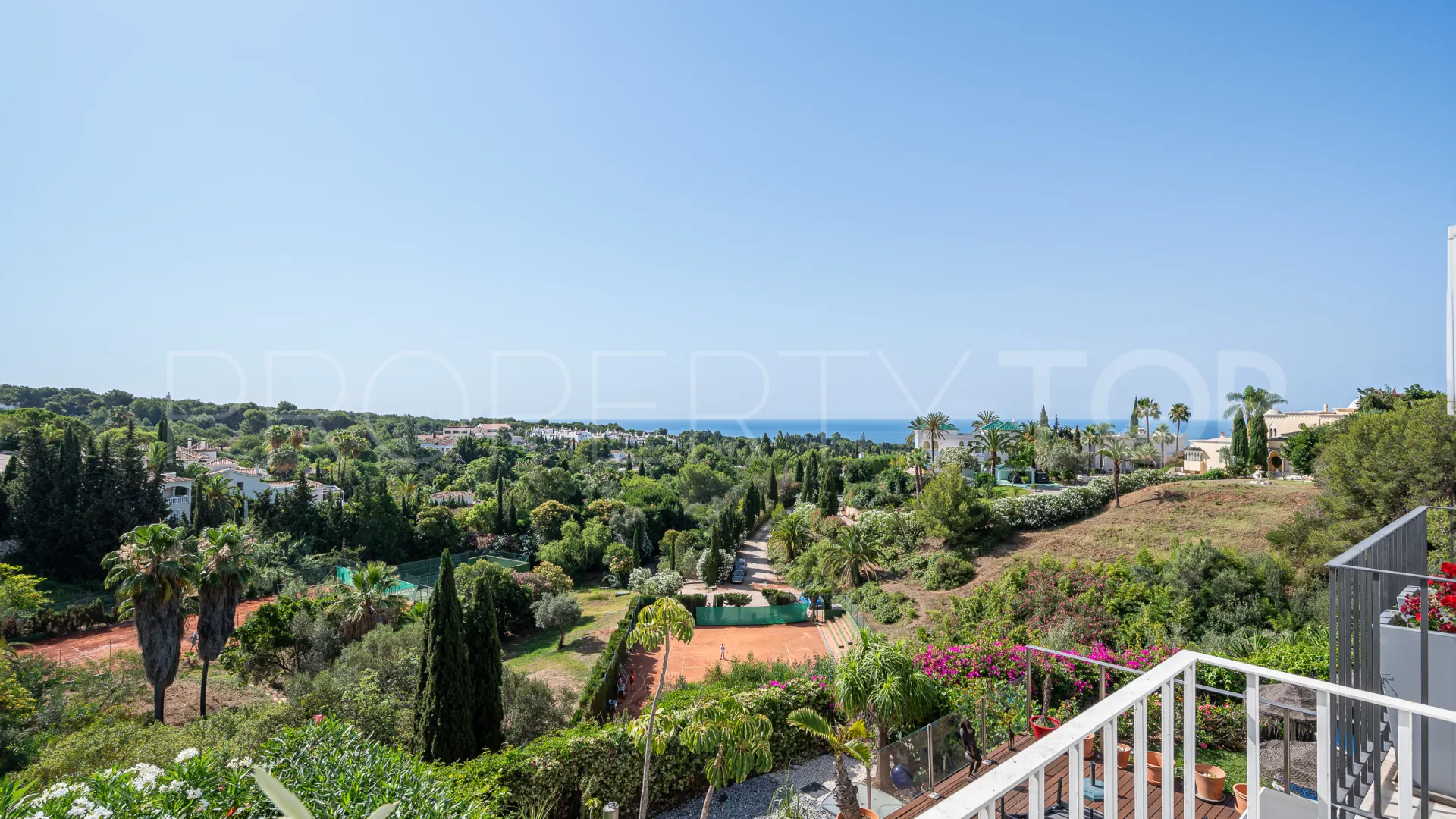 Adosado en venta con 3 dormitorios en Marbella Hill Club
