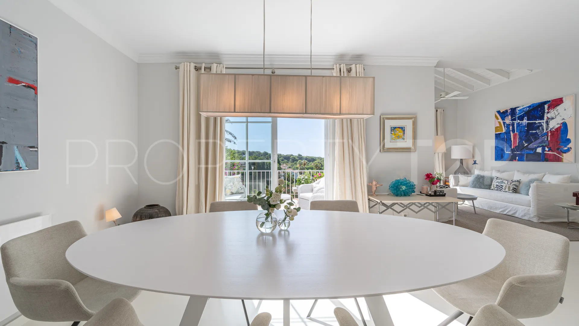 Adosado en venta con 3 dormitorios en Marbella Hill Club
