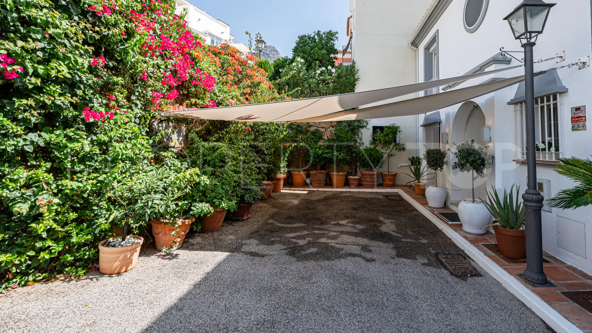 Adosado en venta con 3 dormitorios en Marbella Hill Club