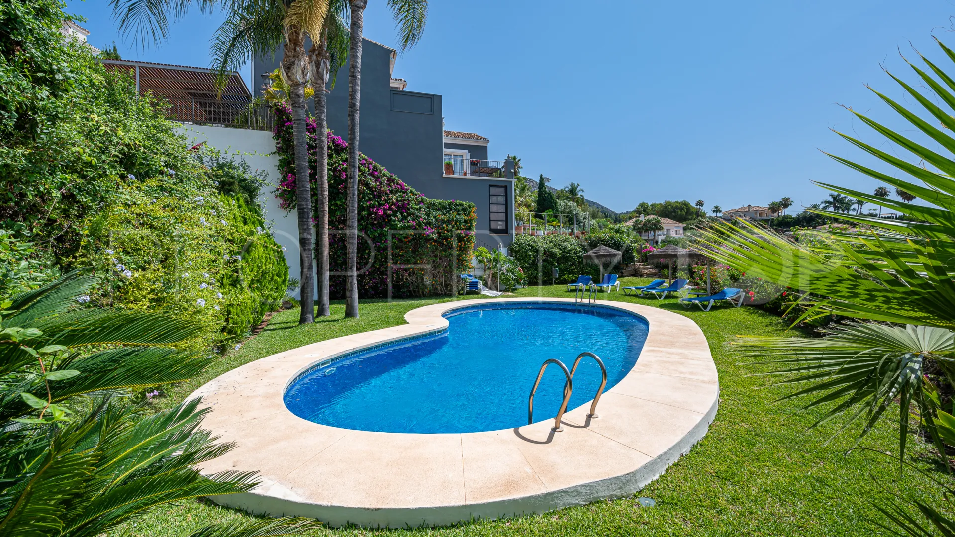Adosado en venta con 3 dormitorios en Marbella Hill Club