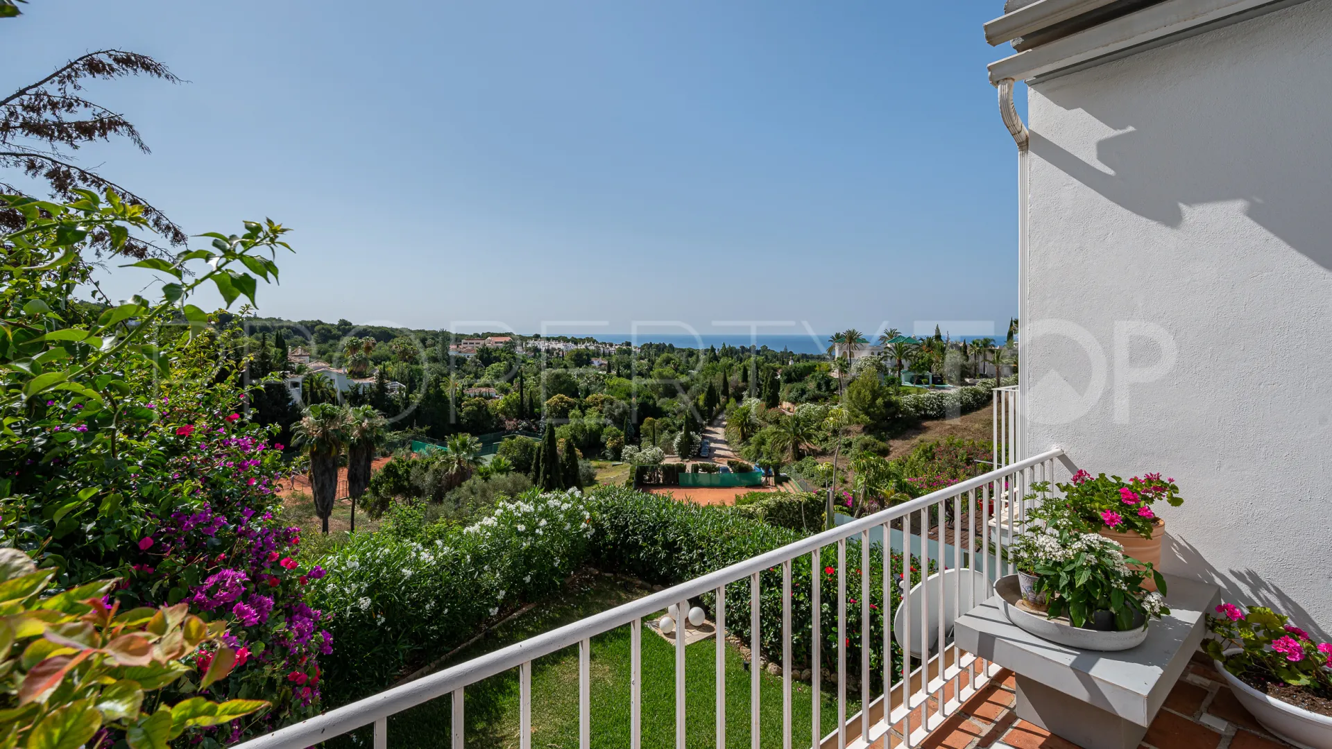 Adosado en venta con 3 dormitorios en Marbella Hill Club
