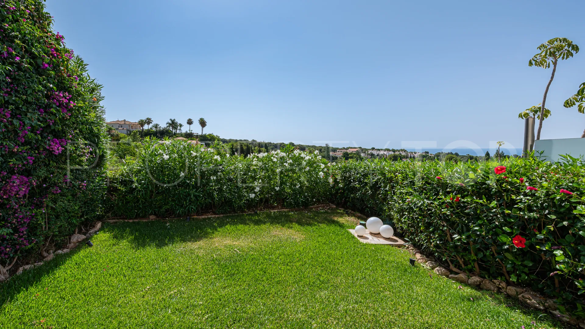 Adosado en venta con 3 dormitorios en Marbella Hill Club