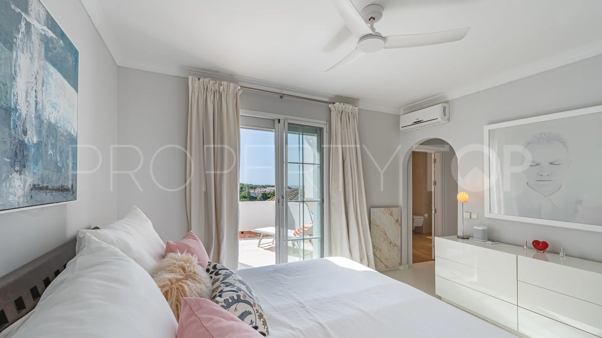 Adosado en venta con 3 dormitorios en Marbella Hill Club