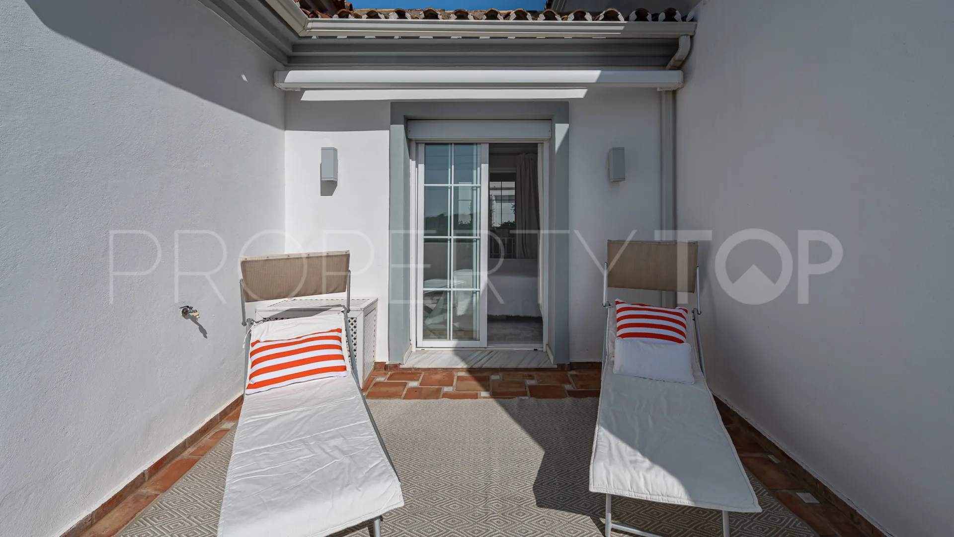 Adosado en venta con 3 dormitorios en Marbella Hill Club
