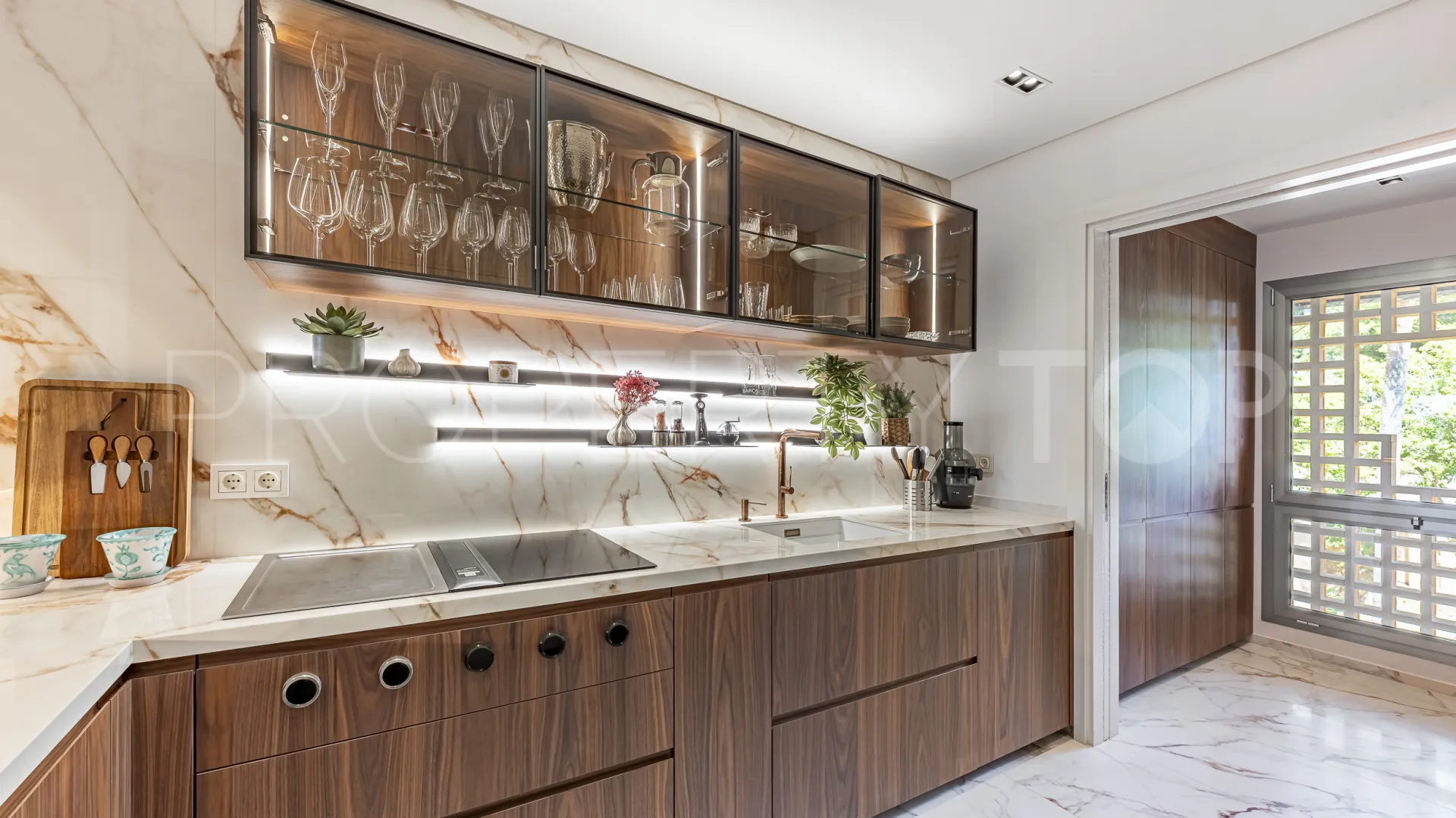 2 bedrooms penthouse in Mansion Club for sale