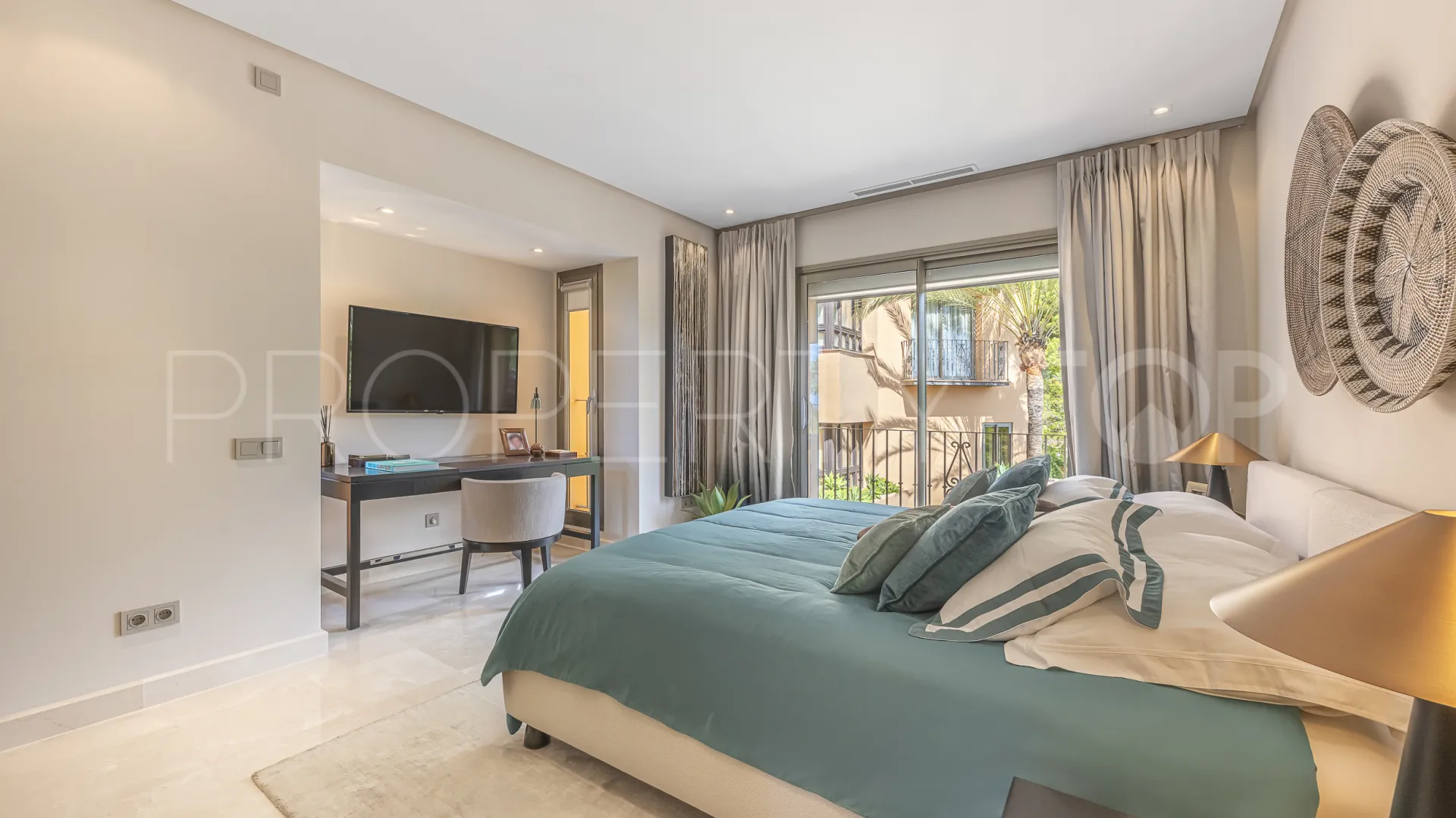 2 bedrooms penthouse in Mansion Club for sale