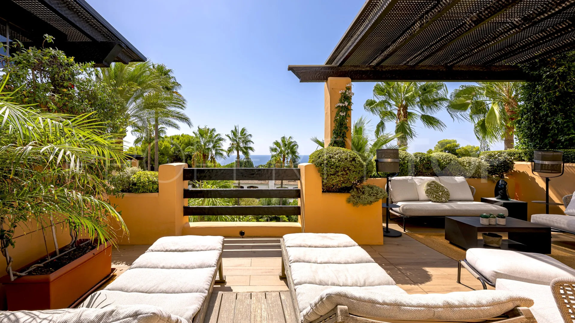 2 bedrooms penthouse in Mansion Club for sale