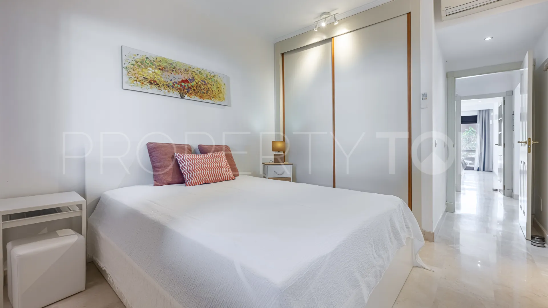 Se vende apartamento planta baja de 2 dormitorios en Buenas Noches