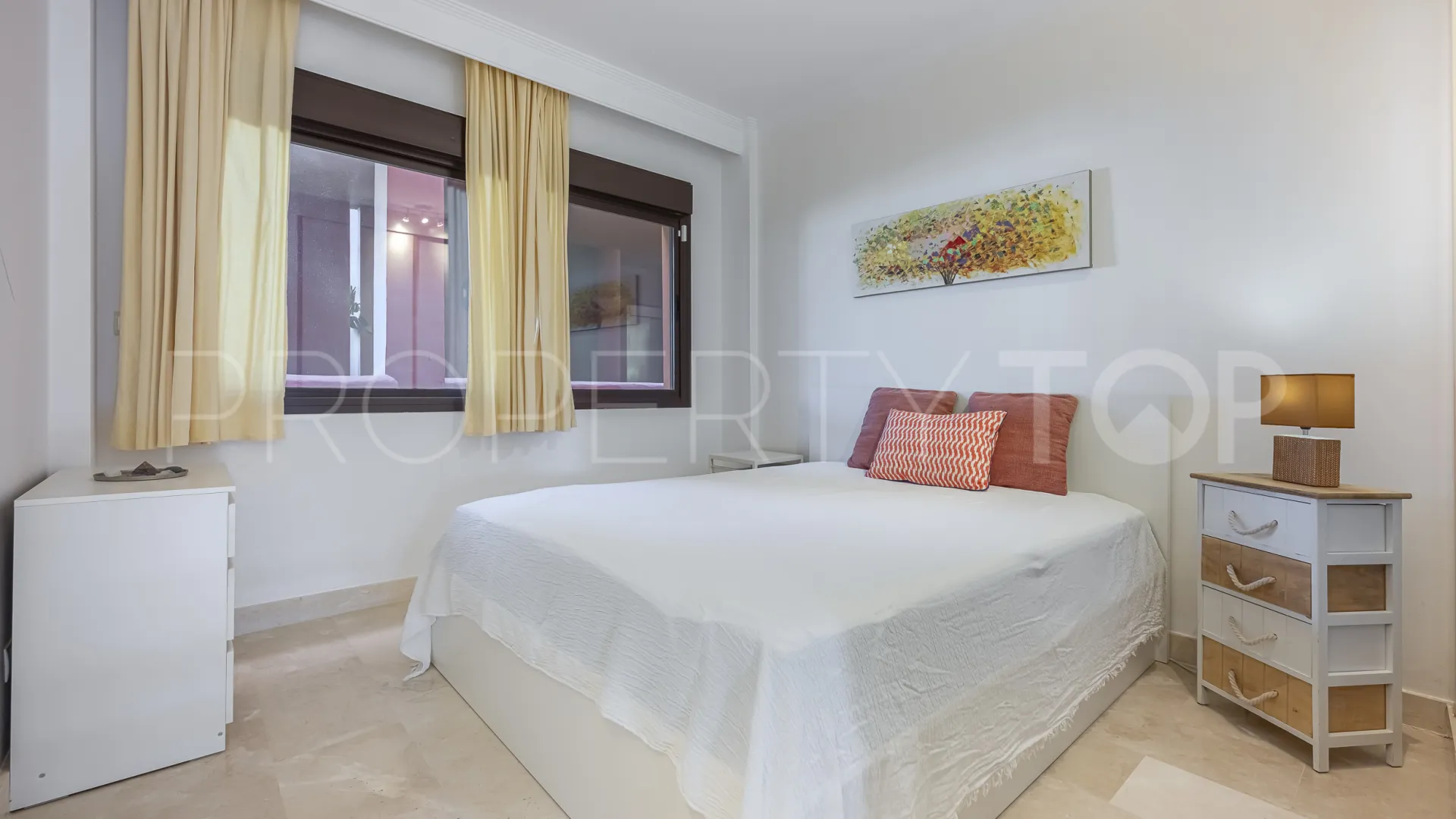 Se vende apartamento planta baja de 2 dormitorios en Buenas Noches