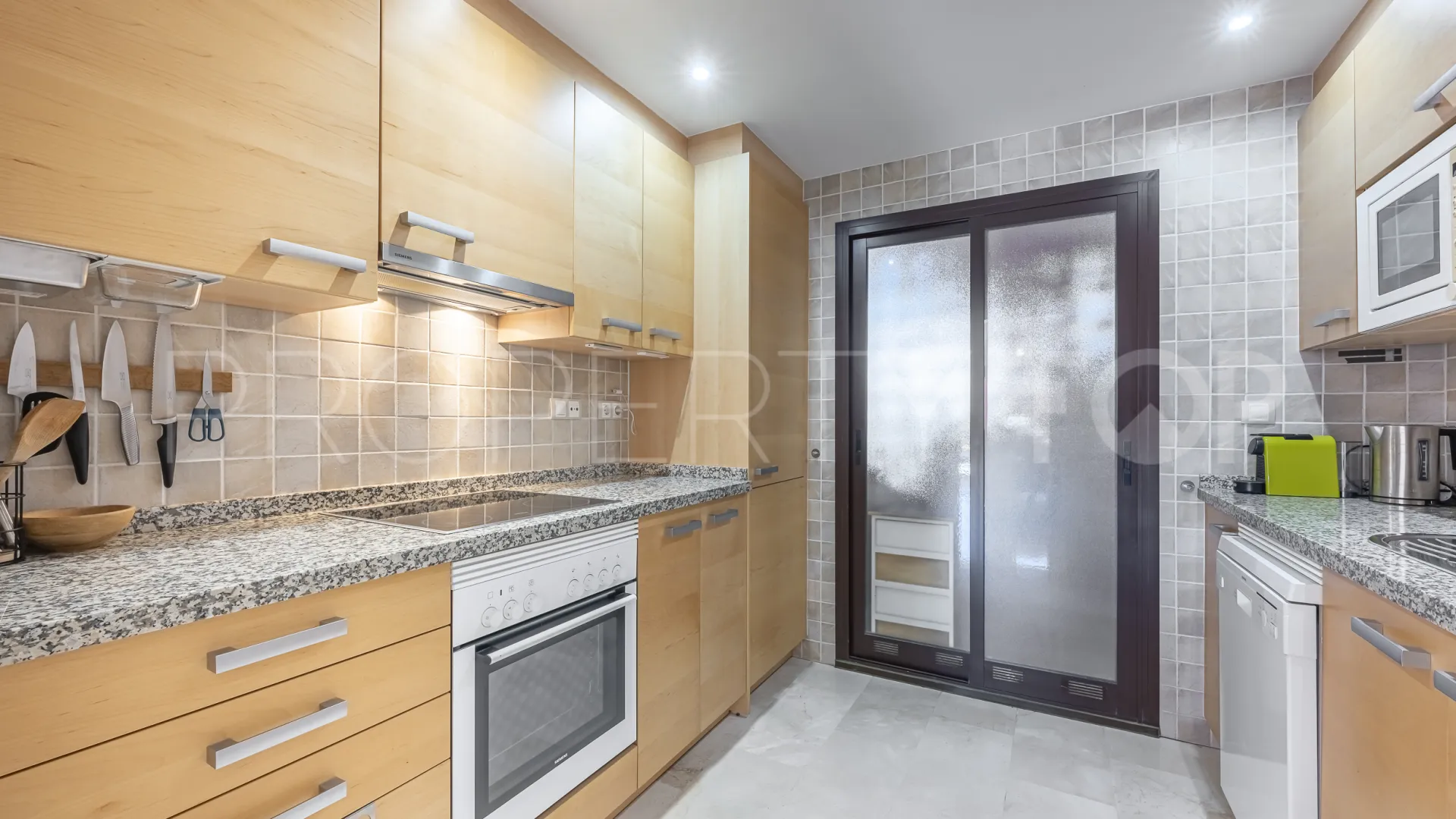 Se vende apartamento planta baja de 2 dormitorios en Buenas Noches