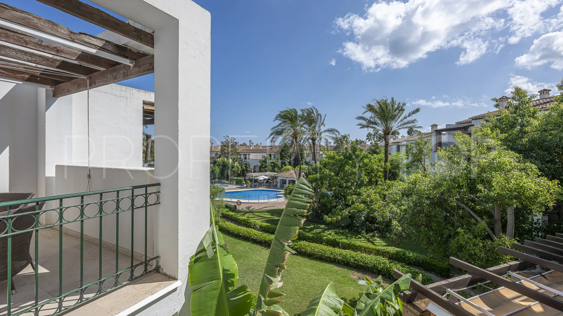 Ático en venta de 3 dormitorios en Estepona