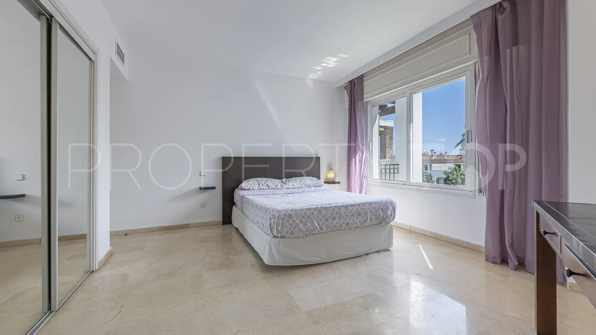 Ático en venta de 3 dormitorios en Estepona