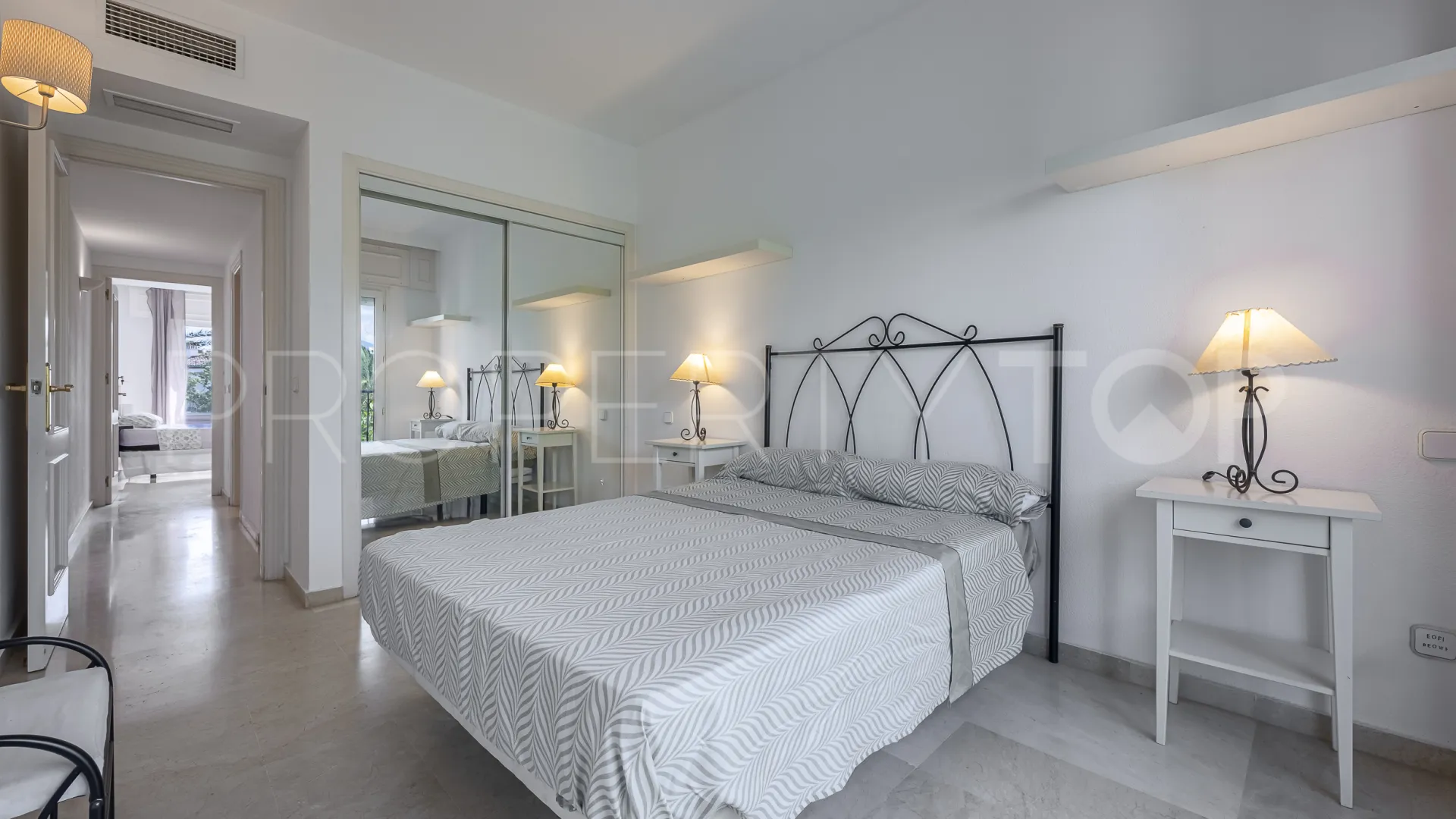 Ático en venta de 3 dormitorios en Estepona