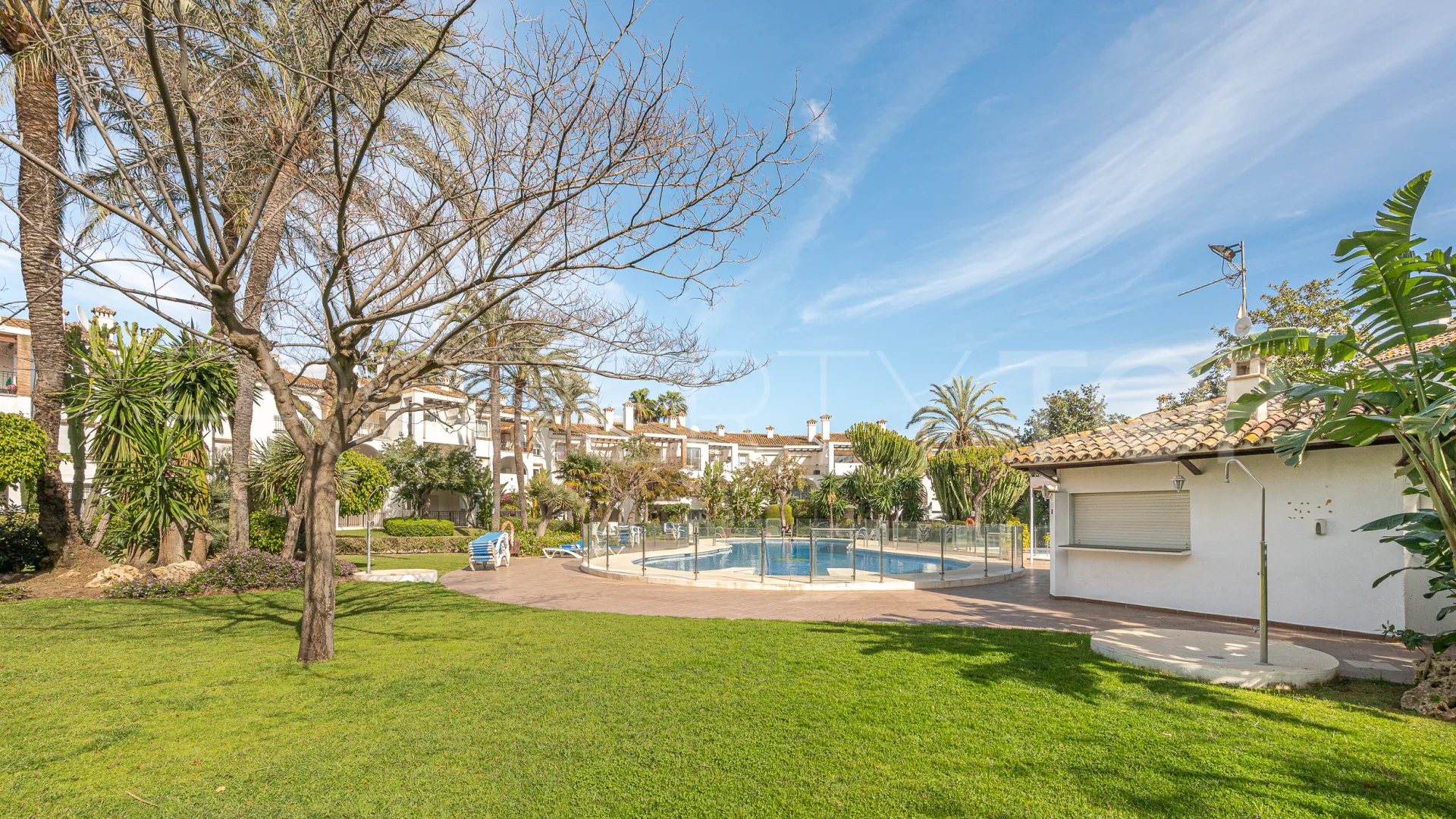 Ático en venta de 3 dormitorios en Estepona