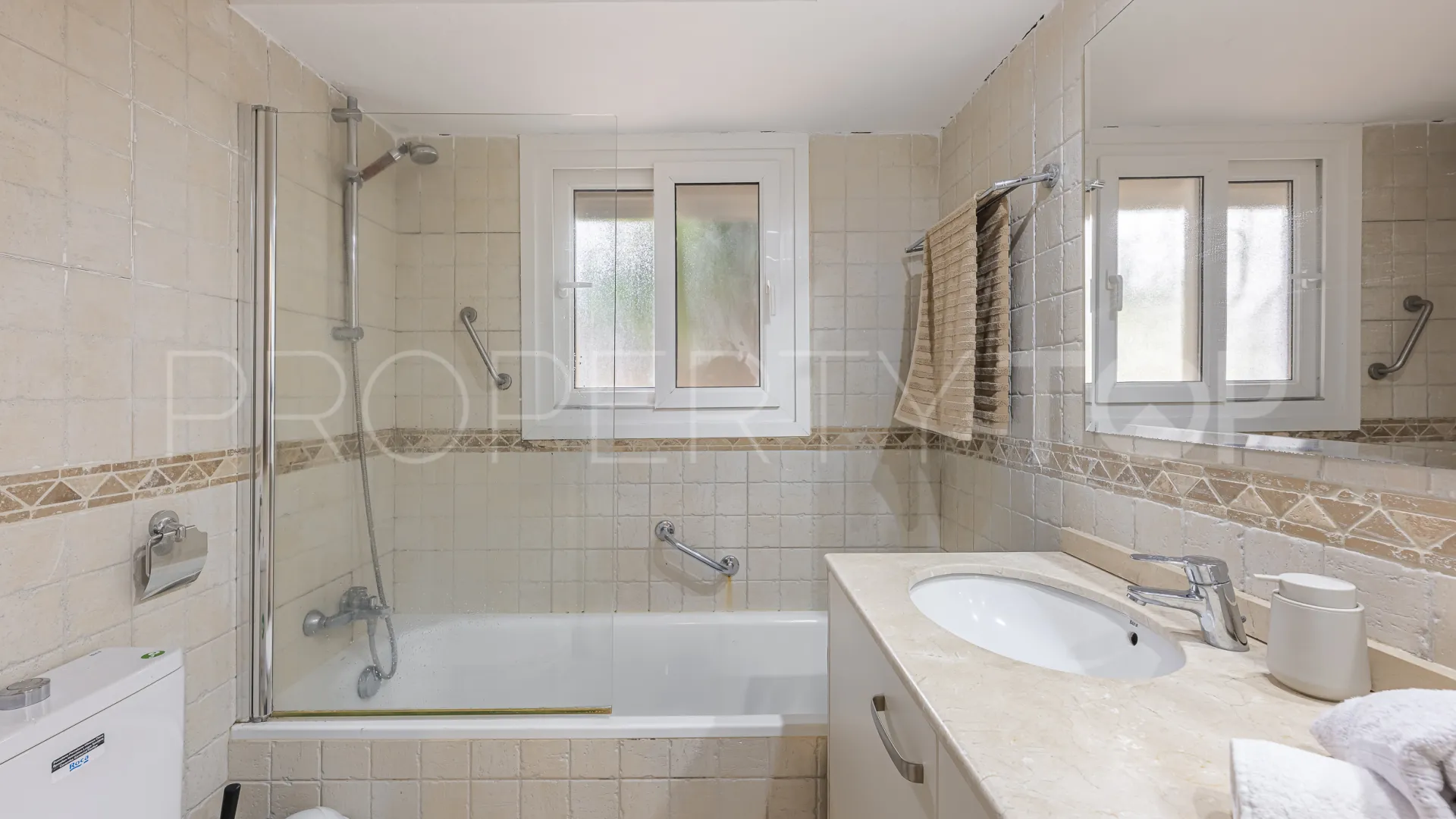 Se vende casa en Buenas Noches con 3 dormitorios