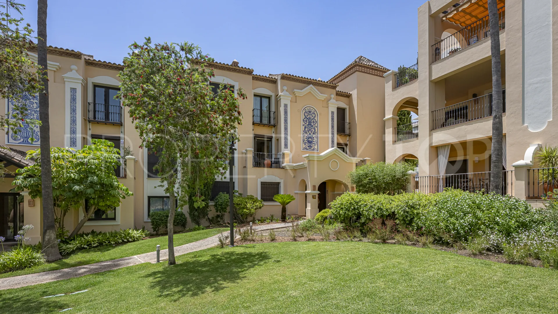 Apartment with 2 bedrooms for sale in Marbella